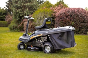 Tractoras de tuns iarba Villager Rider VTR 650 putere 8 cp latime lucru 61 cm, suprafata cosirii 4000 m2