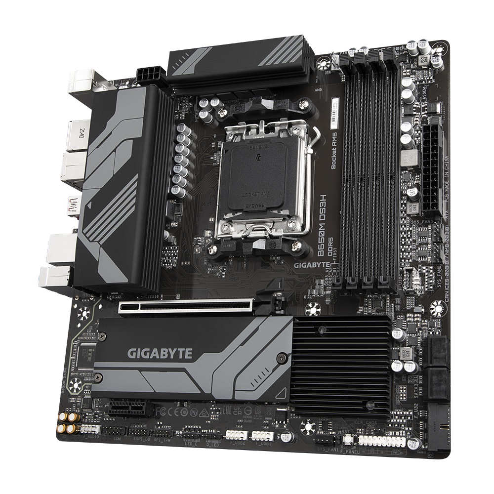 Placa de baza Gigabyte B650M DS3H AM5 - 3 | YEO