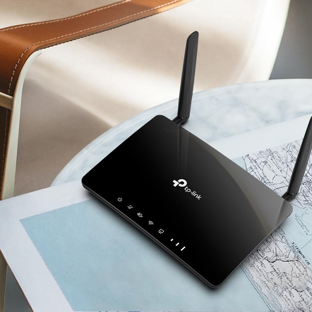 TP-LINK ROUTER 4G+ AC1200 Dual-Band CAT6 ARCHER MR500, interfata: 1× Porturi LAN/WAN 10/100/1000 Mbps, 3× Porturi LAN 10/100/1000 Mbps, 1× Slot Micro SIM, Dimensiuni: 202 × 141 × 33.6 mm, 2× Antene externe LTE detașabile, Standarde Wireless: IEEE