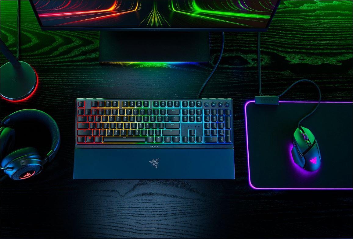 Tastatura Razer Ornata V3 - Low Profile Gaming TECH SPECS SWITCH TYPE Razer™ Mecha-Membrane Switches APPROXIMATE SIZES Full Size LIGHTING 10 Razer Chroma™ RGB Lighting Zones WRIST REST Yes ONBOARD MEMORY None MEDIA KEYS Dedicated Media Controls - 1 | YEO