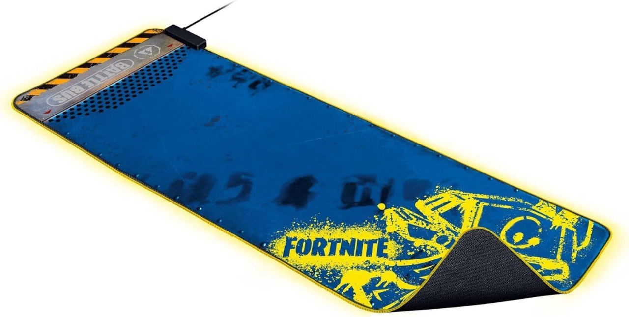 Mousepad Razer Goliathus Extended Chroma - Fortnite Edition, dimensiuni: 920 x 294 x 3 mm, suprafata din material textil microtexturat, iluminare Razer Chroma RGB, multicolor