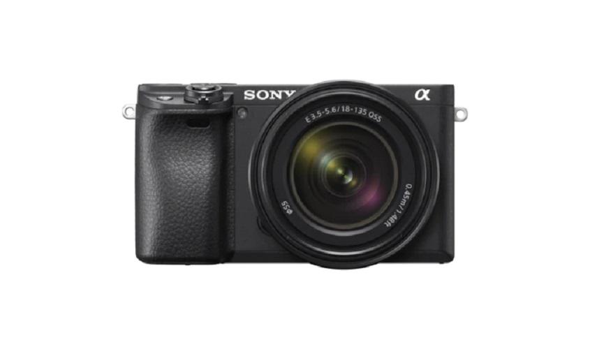 Kit SONY A6400 Mirrorless 24.2MP, ISO 100-32.000 (Extins: 100-102.400), 1/4000s, 4K @30fps, SD/SDXC/SDHC, Rafala 11cps, Wi-Fi, Senzor APS-C, Montura Sony E, Obiectiv 18-135mm, F3.5-5.6