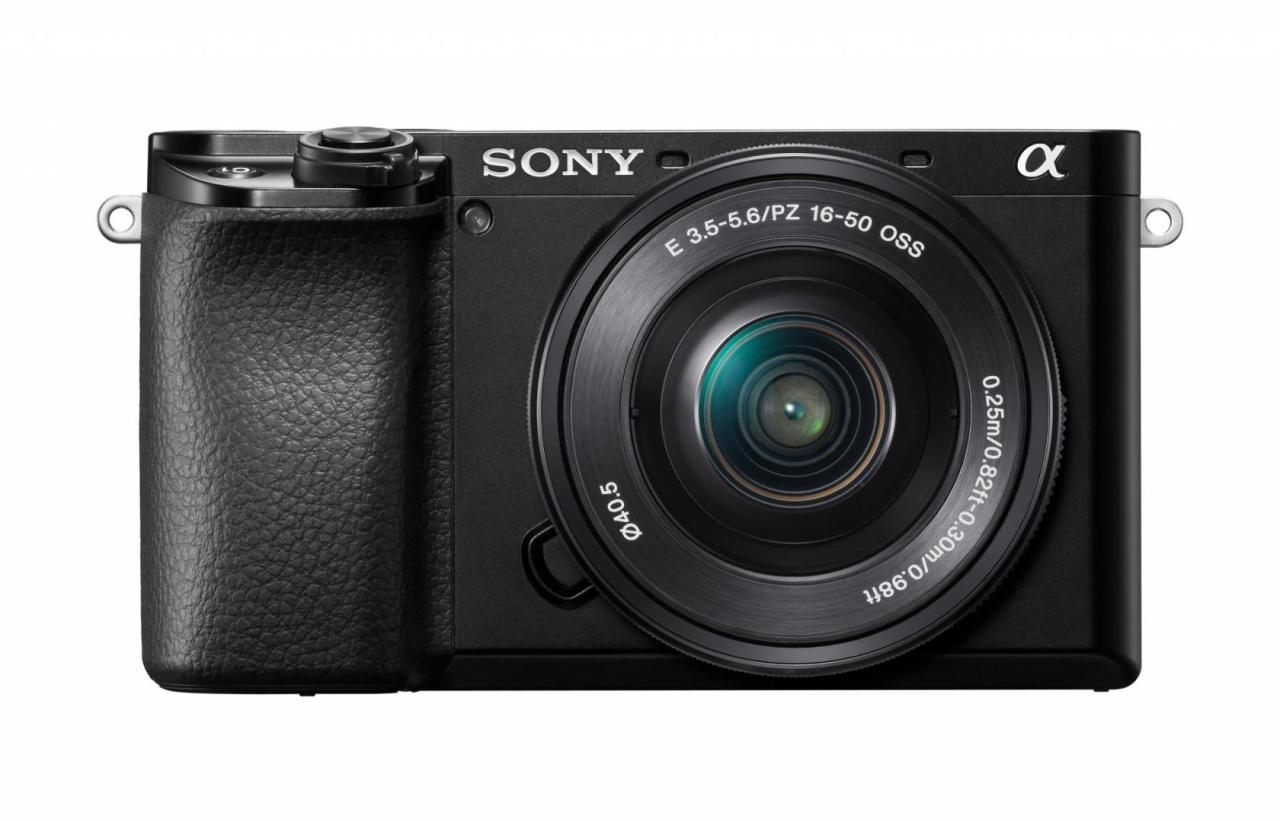 Kit SONY Alpha A6100 Mirrorless 24.2MP, ISO 32000 (Extins: 102400), 1/4000s, 4K @30fps, SD/SDHC/SDXC, Rafala 11cps, WiFi/Bluetooth, Senzor APS-C, Montura Sony E, Obiectiv 16-50mm, F3.5 - 2 | YEO