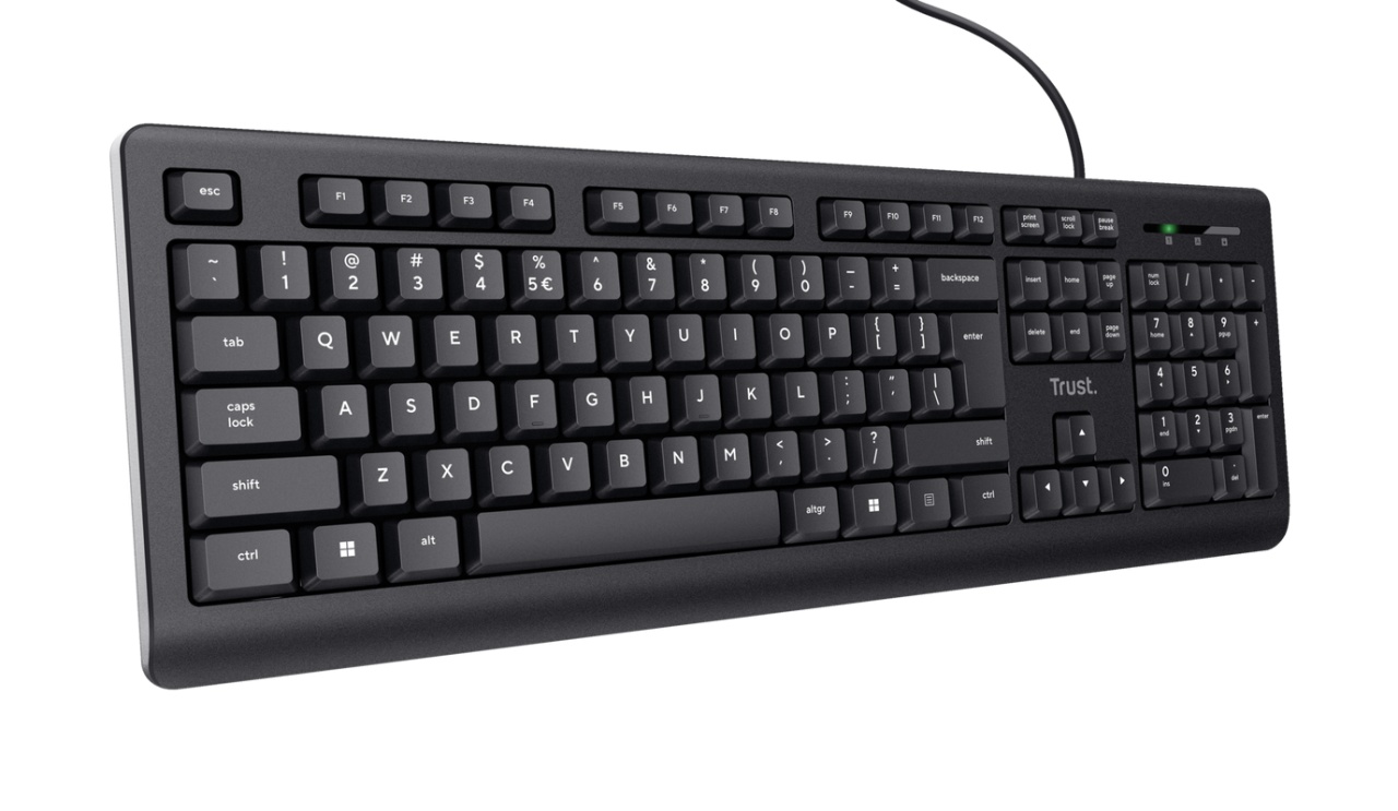 Tastatura cu fir Trust, negru