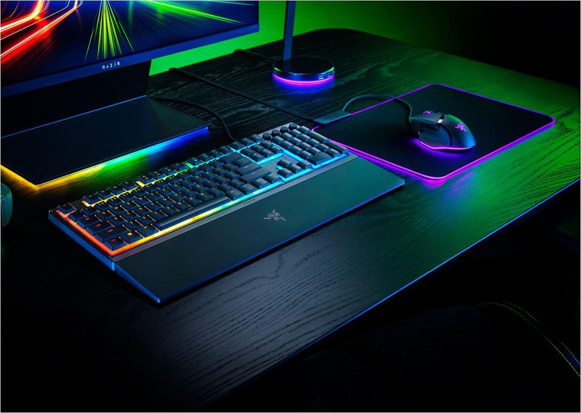 Tastatura Razer Ornata V3 - Low Profile Gaming TECH SPECS SWITCH TYPE Razer™ Mecha-Membrane Switches APPROXIMATE SIZES Full Size LIGHTING 10 Razer Chroma™ RGB Lighting Zones WRIST REST Yes ONBOARD MEMORY None MEDIA KEYS Dedicated Media Controls - 3 | YEO