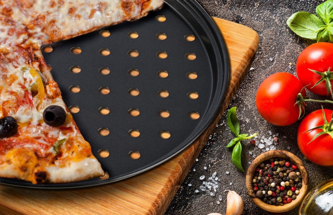 Tavă de Pizza Perforată Vanora Home, 26 x 1.4 cm – Coacere Uniformă și Crustă Crocantă - 1 | YEO