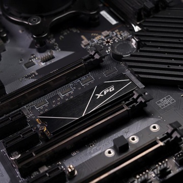 SSD Adata XPG Gammix S70 BLADE, 4TB, M.2 2280, PCIe Gen3x4, NVMe - Img 8
