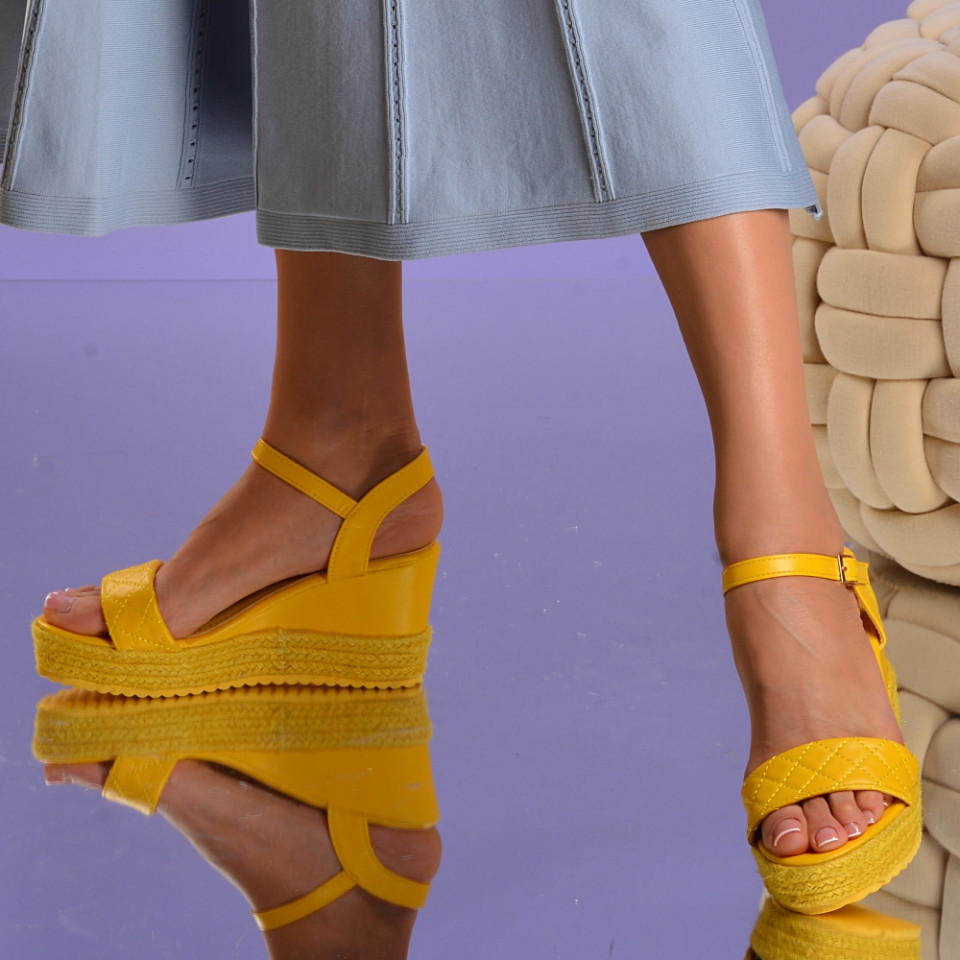 Sandale cu platforma Ollie Yellow - Need 4 Shoes