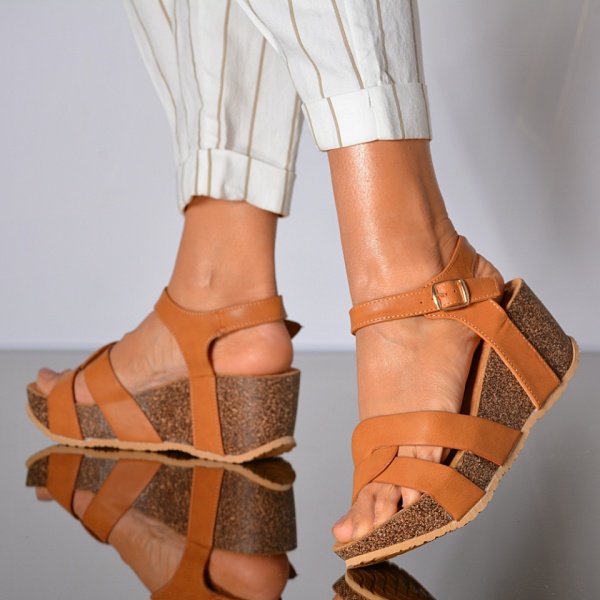 Sandale Cu Platforma Elzira Camel- Need 4 Shoes