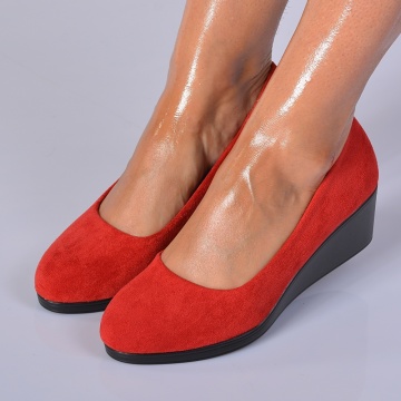 Pantofi Cu Platforma Tatiana Rosii- Need 4 Shoes