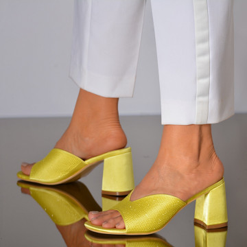 Papuci Cu Toc Pandora Galbeni- Need 4 Shoes