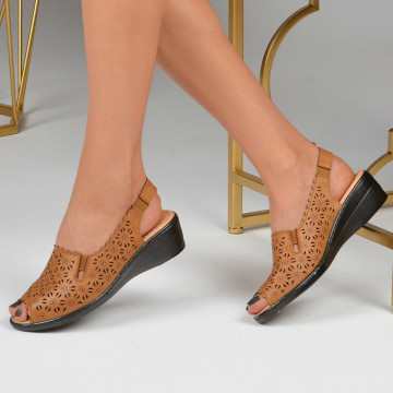 Sandale cu platforma Isabel Camel - Need 4 Shoes