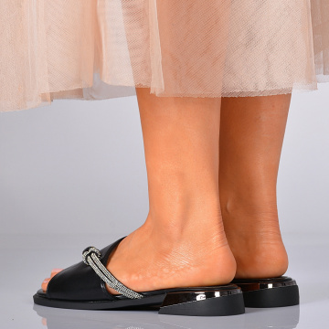 Papuci Cu Toc Syana Negri - Need 4 Shoes
