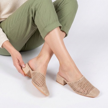 Papuci Cu Toc Margaret Beige