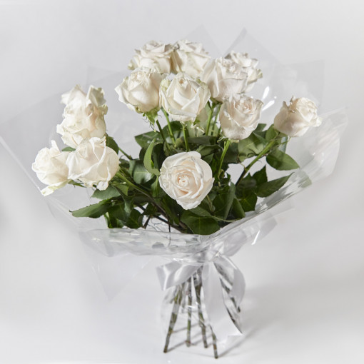 Buchet cu 15 trandafiri albi