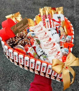 Novogodišnja torta od slatkiša - Srce L