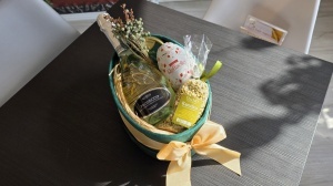 Easter Green Luxury Box - Img 2