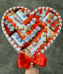Kinder Hippo Heart - Torta od slatkiša
