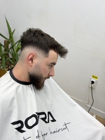 Tutorial MidFade in V & Quiff – Tehnici pe Segmente, Fade Ascendent și Graduare Explicată Pas cu Pas - Img 2