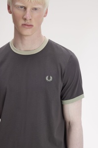 FRED PERRY M3519 32B RINGER MAJICA AGREYS