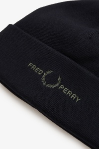 FRED PERRY C3300 13C GRAPHIC KAPA BLKLWGREE
