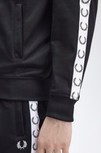 FRED PERRY J4620 198 TAPED JAKNA BLACK