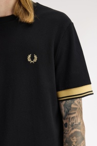 FRED PERRY M2396 90A CUFT MAJICA BLACKC