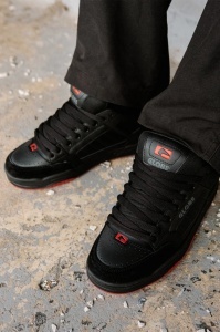 GLOBE TILT PATIKE 10801 BLACK/RED/CHARCOAL