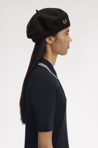 FRED PERRY HW7646 90A BERETKA BLKCHANPAGNE 