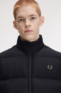 FRED PERRY J8522 184 INSULATE PRSLUK BLK