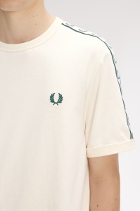 FRED PERRY M4613 560 RINGER MAJICA ECRU