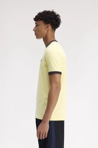 FRED PERRY M3519 39A RINGER MAJICA GOLDN