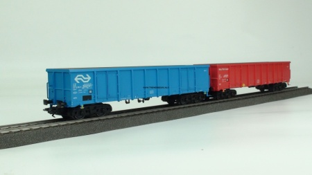 Märklin 47197 Set met twee Eanos wagens NS rood en blauw