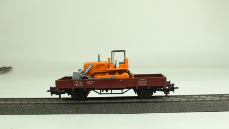 Märklin 4424 Lageboord wagon bruin DB met tractor