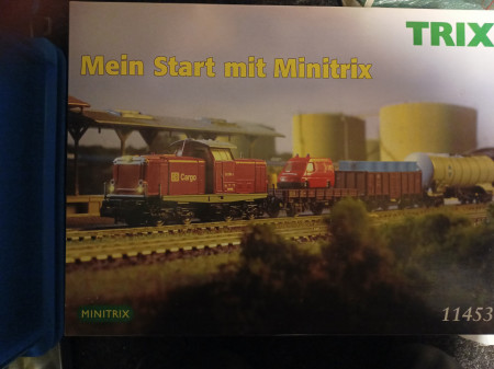 Minitrix 11453 Startset V100 3 goederenwagens railovaal met 2 wissels trafo