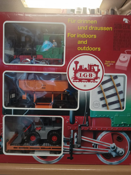 LGB 70946 Startset stoomtrein met zelflosser en platte bak met laadschep railrondje en trafo