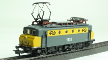 Märklin 3324 E-lok NS 1139 botsneus grijs/geel mooi gebruikt