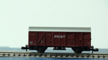 Minitrix 3256 Gesloten wagen met POST opschrift
