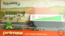 PRI 4585 Sarrasanin container met containerwagen en truck met oplegger