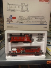 Märklin 4580 Set met caboose en flatbed wagon met brandweerauto