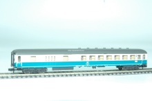 Minitrix 13196 Personenwagen 2e klasse met bagagecompartiment creme/oceaanblauw
