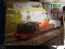 Minitrix startset diesellok drie goederenwagens railovaal met twee wissels trafo - Img 1