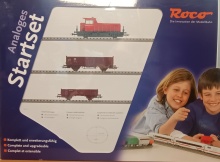 Roco 51155 Diesellok Y8000 met twee open wagens, railovaal Geoline, trafo en regelapparaat