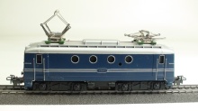Märklin 3013 E-lok 1100 gebruikt lakschade rijdt en schakelt goed