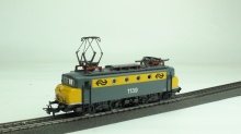 Märklin 3324 E-lok NS 1139 botsneus grijs/geel mooi gebruikt