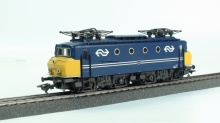 Märklin 3424 E-lok 1117 NS blauw met gele botsneus DELTA - Img 1