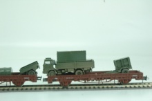 Roco 44043 Twee rongenwagens met militaire voertuigen oog haakje aanhanger legerboertuig afgebroken - Img 3