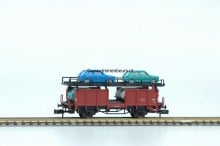 Fleischmann 8225K Autotransporte4r beladen met vier VW Golf modellen NIEUW N (1:160) OVP