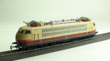 Märklin 3054 E-lok BR 103 creme/rood gebruikt lakbeschadigingen