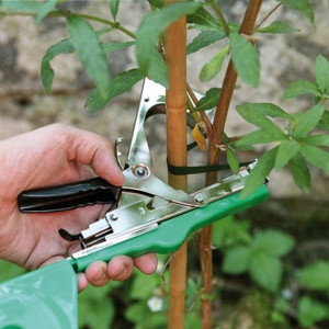 Set Aparat profesional pentru legat vita de vie , pomi fructiferi si legume + 20 role si 10.000 de capse